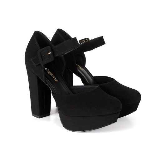 sapato preto de boneca