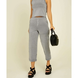 Calça Feminina Capri Listrada é boa?