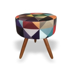 Puff Puf Decorativo Lavínia Redondo Suede Triângulo Pés Palito Madeira Mz Decor é ruim? Puff Puf Decorativo Lavínia Redondo Suede Triângulo Pés Palito Madeira Mz Decor é boa?
