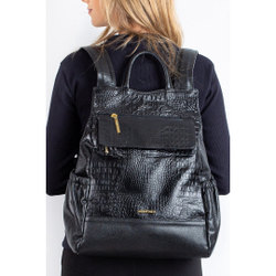 Mochila antifurto de couro croco feminina Suelen é boa?