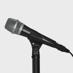 Microfone Dinâmico Profissional com Fio é boa?